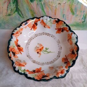 Vintage Malmaison Mid-Century Modern Small Floral Print Grape Bowl